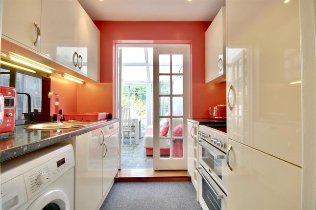63, Lidiard Gardens, Southsea photo 4