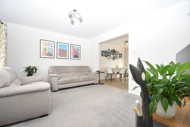 2 Kent Close, St. Ives photo 4