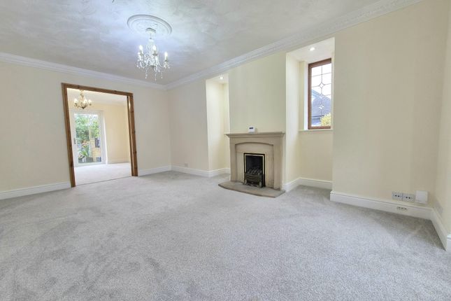 21, Elizabeth Close, Staining photo 2