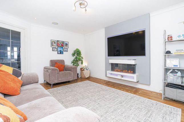 9, Blairadam Crescent, Kelty photo 4