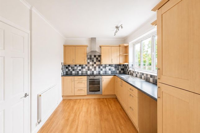 8, Lower Sales, Hemel Hempstead photo 2