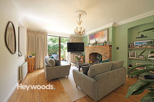11 Park Drive, Stoke-On-Trent photo 4