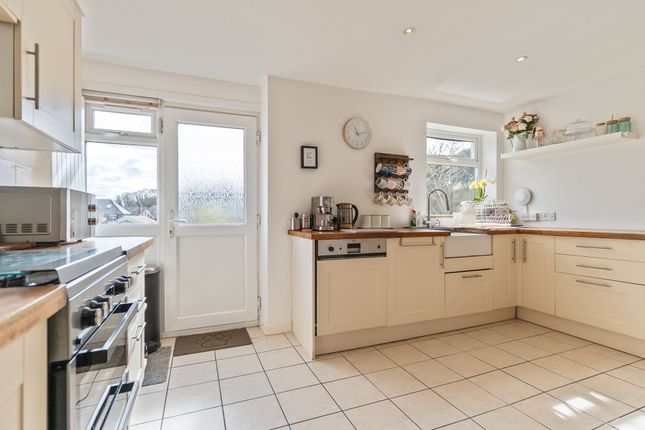 50 Glanwern Avenue, Newport photo 3