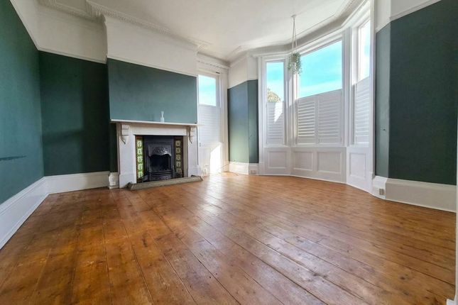 3 Seamer Road, Scarborough photo 2