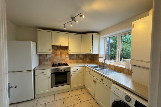 56, Carrington Road, High Wycombe photo 3