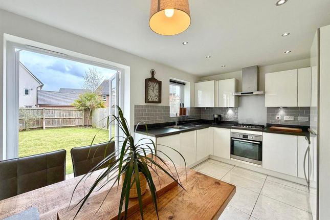 167, Peregrine Way, Warwick photo 3