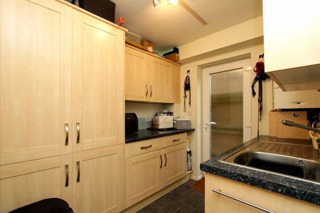 15, Somerset Close, Kingswood, Wotton-under-Edge photo 4