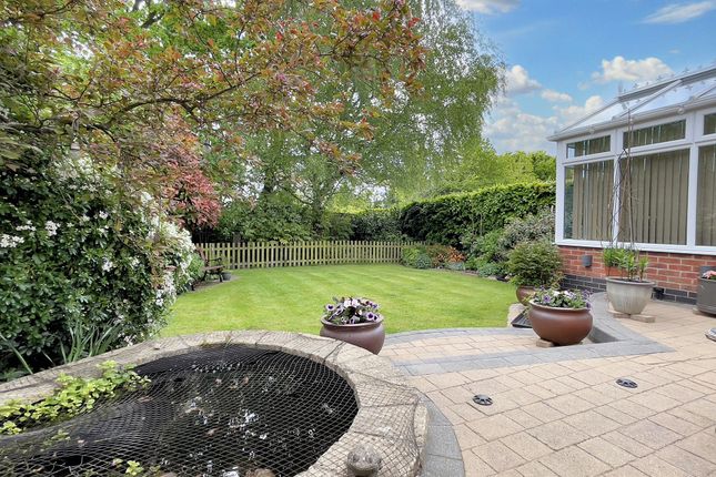 32 Oakham Drive, Coalville photo 2