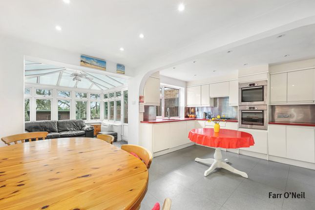 85, Ardmore Lane, Buckhurst Hill photo 3