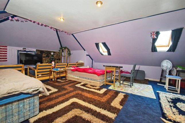 21, Beech Grove, Ebbw Vale photo 2