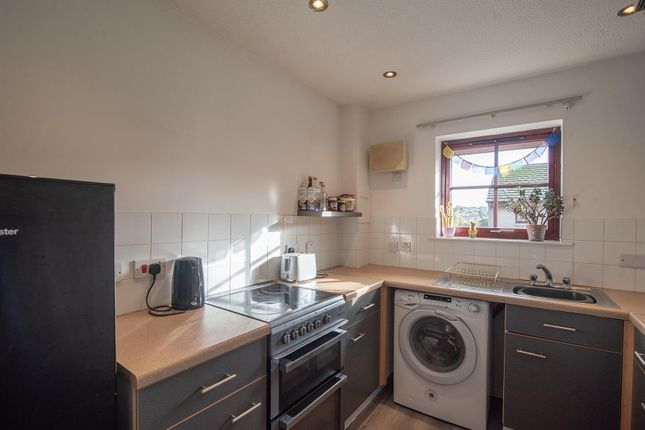 21, Arthur Bett Court, Tillicoultry photo 4