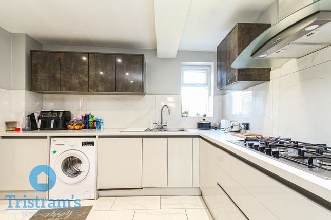 9, Moorsholm Drive, Nottingham photo 2