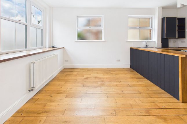 1A, Laurel Avenue, Twickenham photo 3