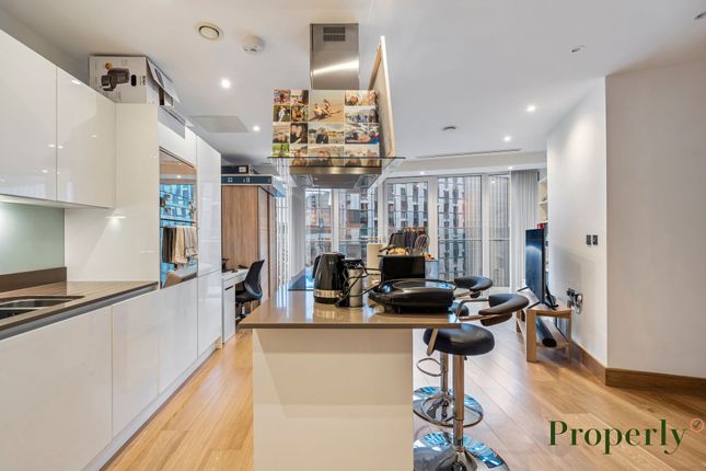 Flat to rent in Crossharbour Plaza, Arena Tower