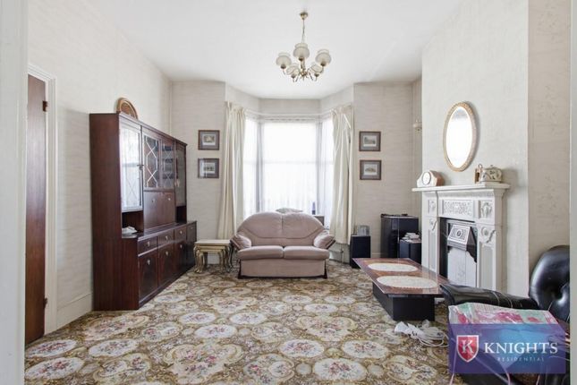12, Elsden Road, Bruce Grove photo 2