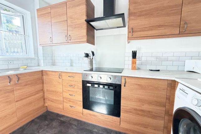Flat 11, 17, Robinson Court, Churchdale Road, Eastbourne photo 4