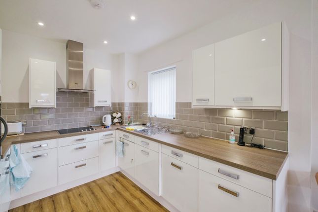 Flat for sale in Mill View, St. Edmunds Way, Cambridge