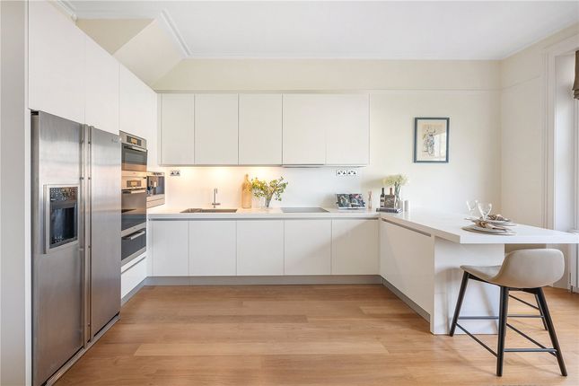 Flat 2, 73, Cornwall Gardens, London photo 3