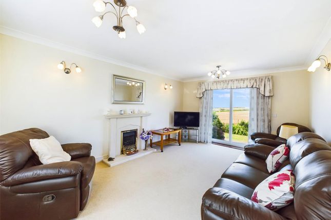 29, Jubilee Close, Cubert photo 4