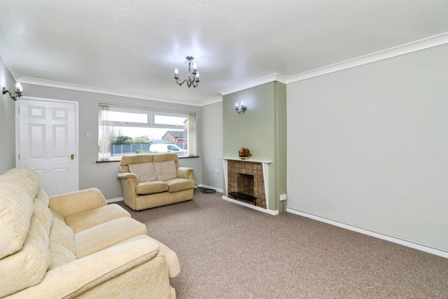 9, Mclean Drive, Lowestoft photo 2