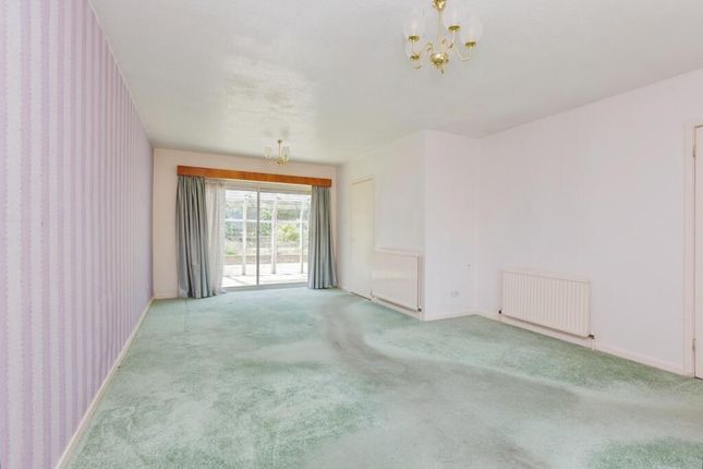 28, Foxcroft Close, Leicester photo 3
