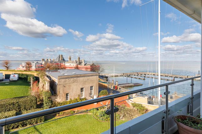 Apartment 15 The Gloster, The Parade, Cowes photo 4