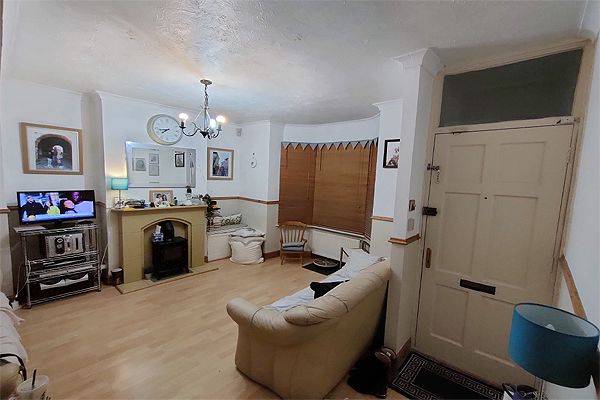 Terraced house to rent in Riverdale Road, London