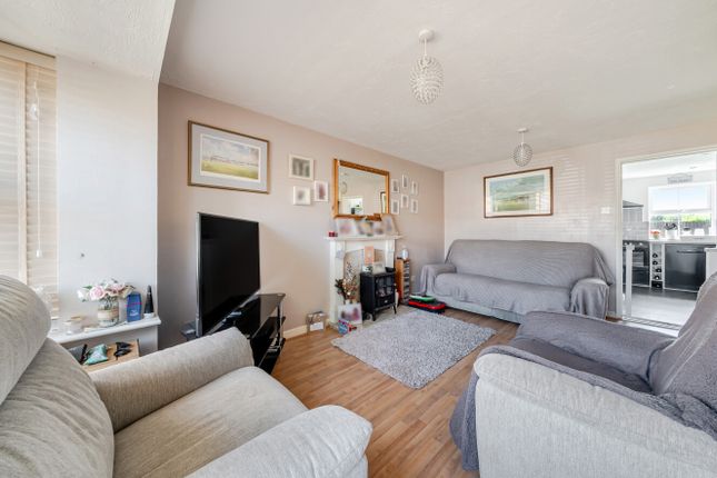 19, Puffin Way, Buckinghamshire photo 3