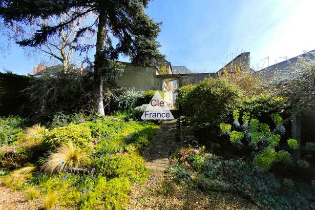 Property for sale in Daumeray, Pays-De-La-Loire, 49640, France