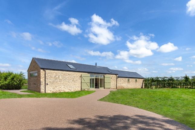 Thumbnail Barn conversion to rent in Abthorpe Road, Silverstone, Towcester
