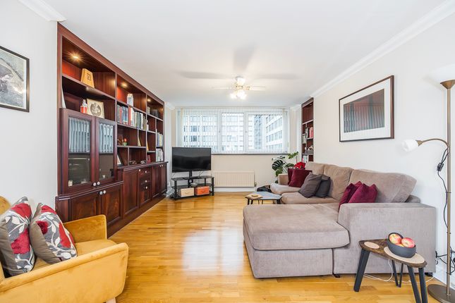 Flat for sale in River Court, Upper Ground, London