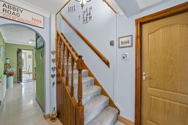35, Samsons Avenue, Pontypool photo 4