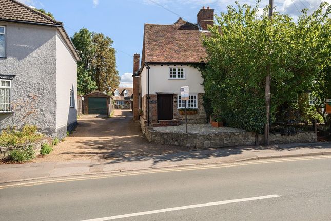 Thumbnail Cottage for sale in New Hythe Lane, Larkfield, Aylesford