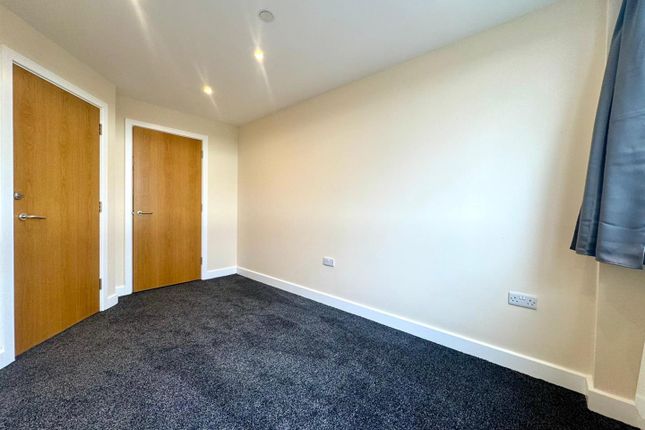 Second Bedroom Pic 2.Jpeg
