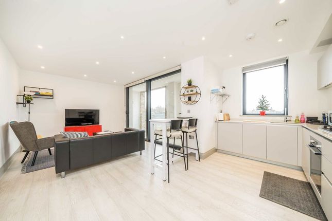 Flat 8, 92, Brighton Road, Surbiton photo 2
