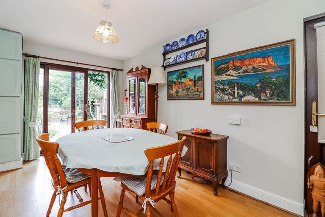 4 Kings Meadow, Kings Langley photo 5