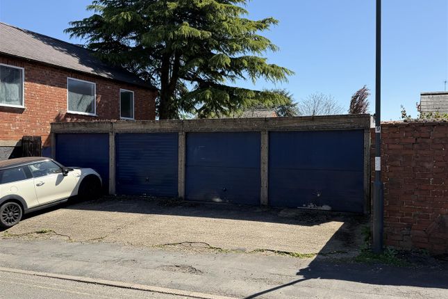 Studio parking on 17 Priory Road, Kenilworth, £85/mo