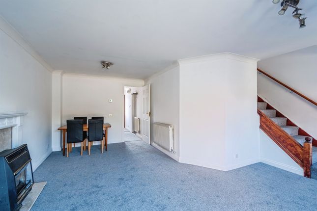 21, Balmoral Close, Chippenham photo 4