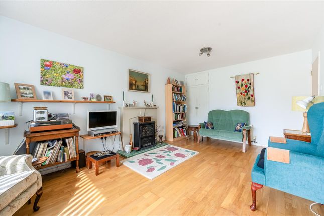 19, Locksash Close, Nr Chichester photo 4