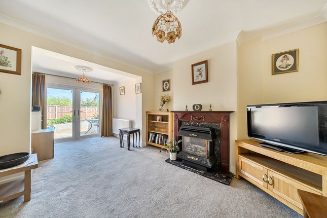 25, Campden Road, Swindon photo 4