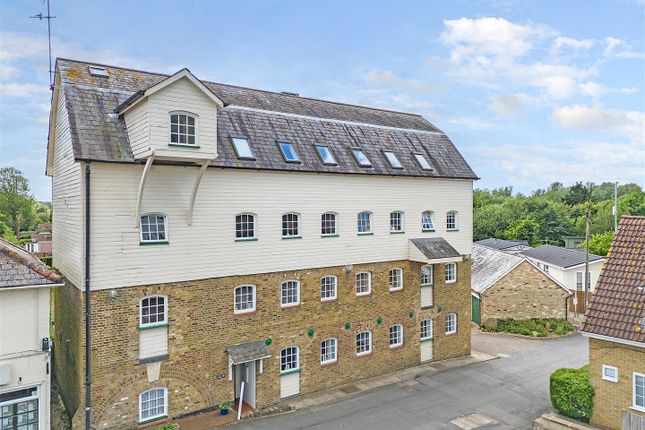 Thumbnail Town house for sale in Roydon, Harlow