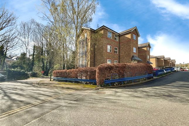 Thumbnail Flat for sale in River Bank Close, Maidstone, Kent