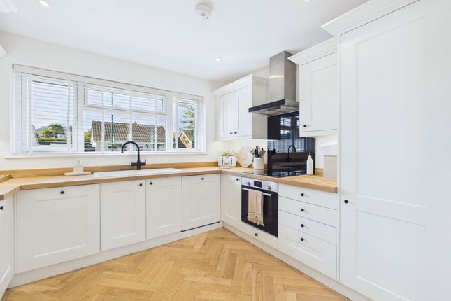 1 Sudbury Close, Bognor Regis photo 3