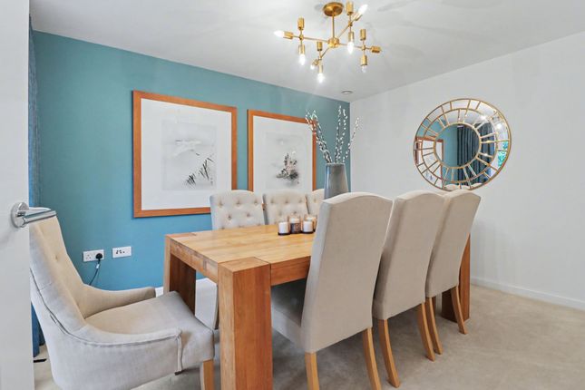 3 Cleverley Rise, Southampton photo 4