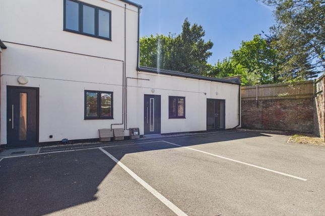 Flat 2, 95a Bury Road, Gosport photo 2