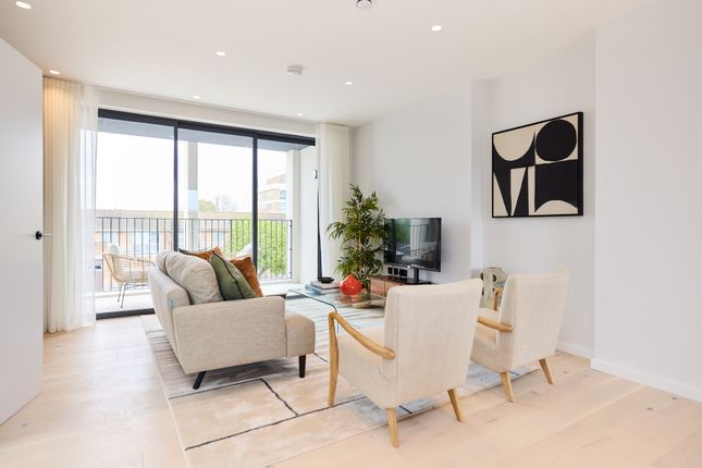 Thumbnail Flat for sale in Coverdale Road, London