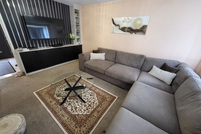 2 Carey Walk, Hulme, Manchester photo 5