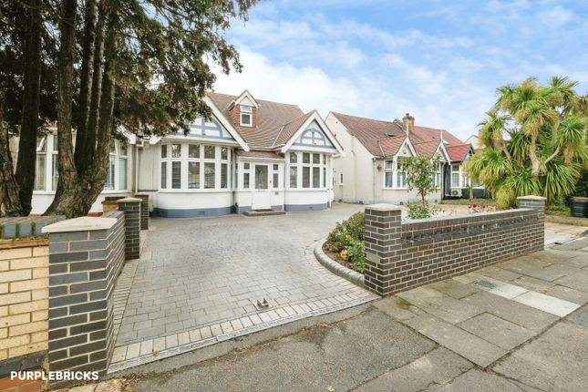 42, Levett Gardens, Ilford photo 2