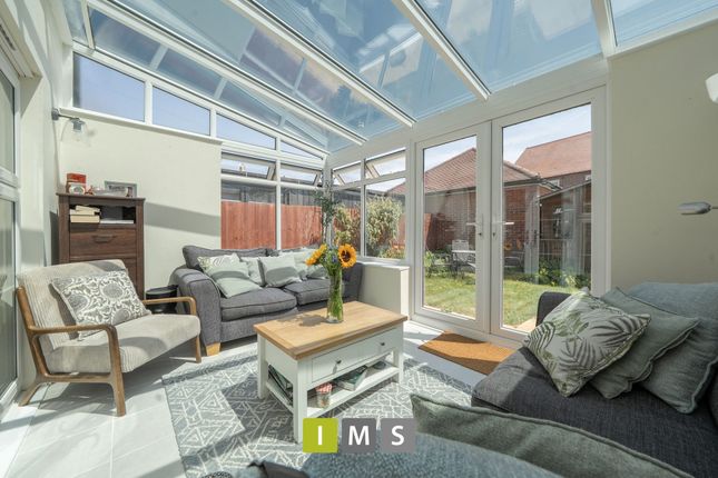 19 Stratford Way, Bicester photo 2