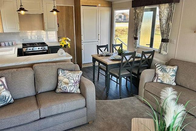3-bed caravan on Whitecliff Bay Holiday Park, Hillway Rd, Bembridge, £67,000